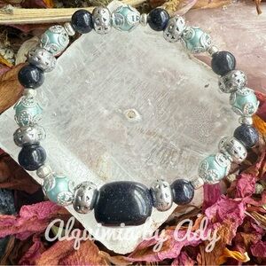 Alquimia Silver, Black, and Blue sandstone Beaded Bracelet